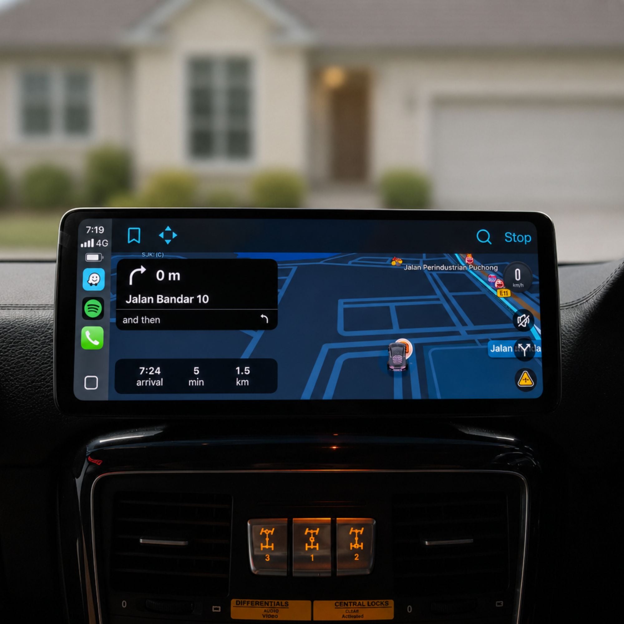 Mercedes G-Class W463 | 12.3" Apple CarPlay/Android Auto Touchscreen Display | (2013-2018)